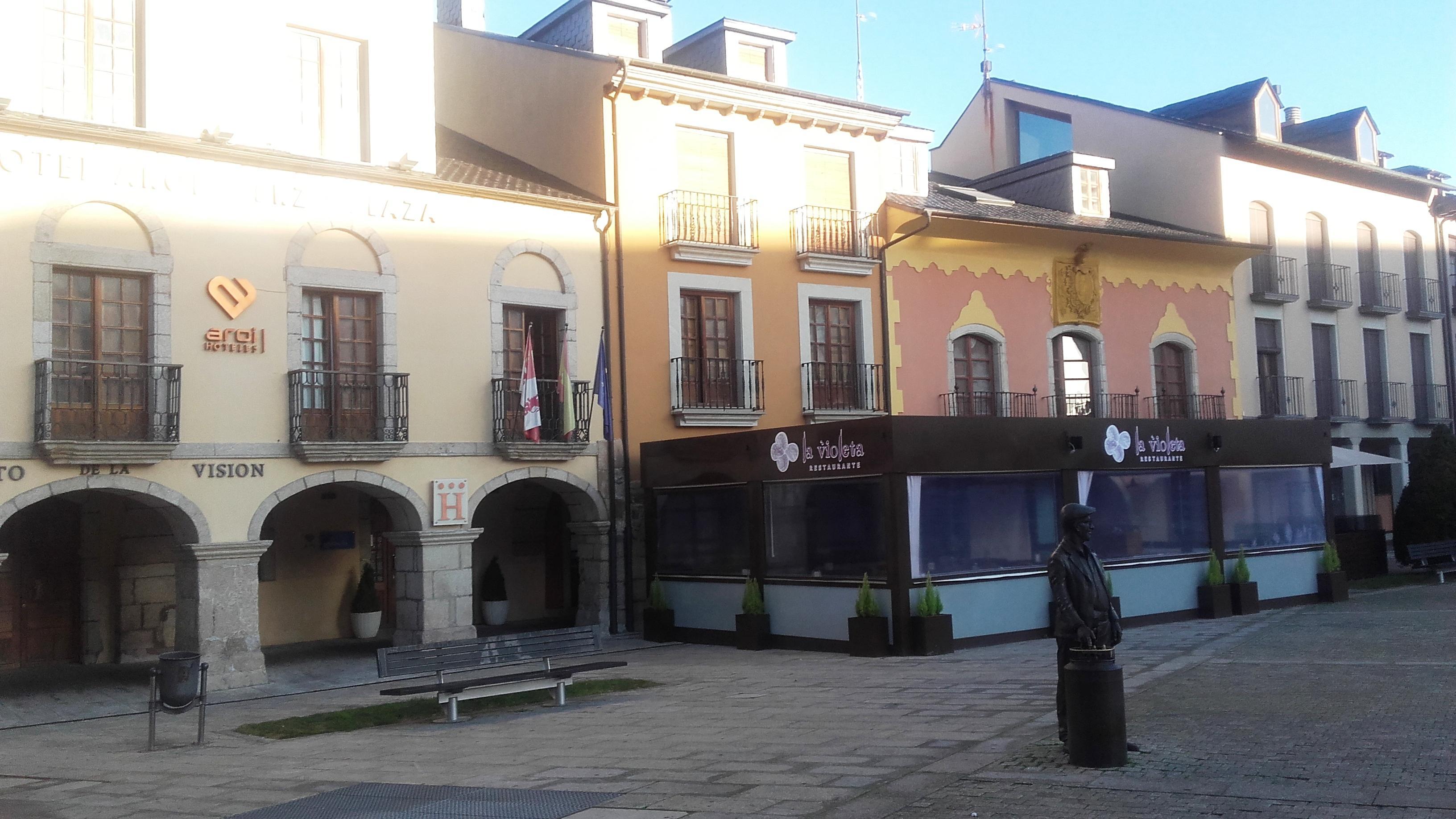 Hotel Aroi Bierzo Plaza Ponferrada Bagian luar foto