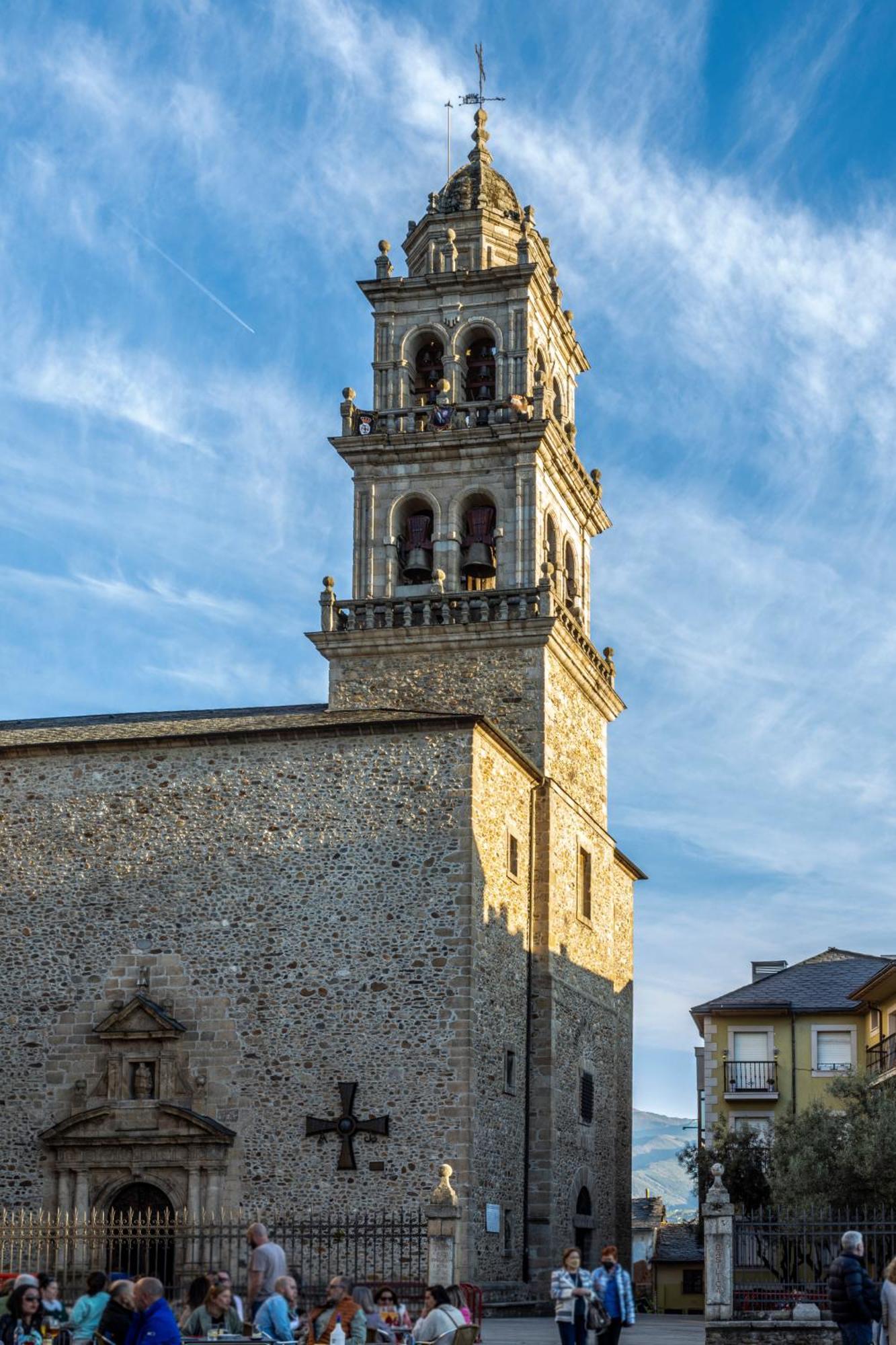 Hotel Aroi Bierzo Plaza Ponferrada Bagian luar foto