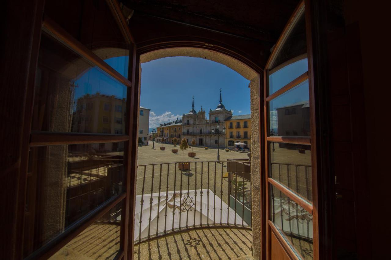 Hotel Aroi Bierzo Plaza Ponferrada Bagian luar foto